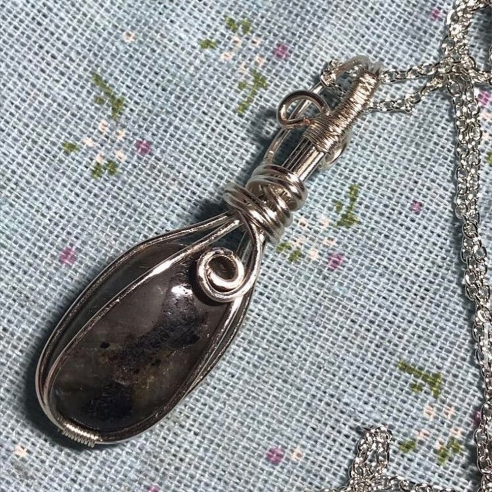 Labradorite wire wrapped pendant